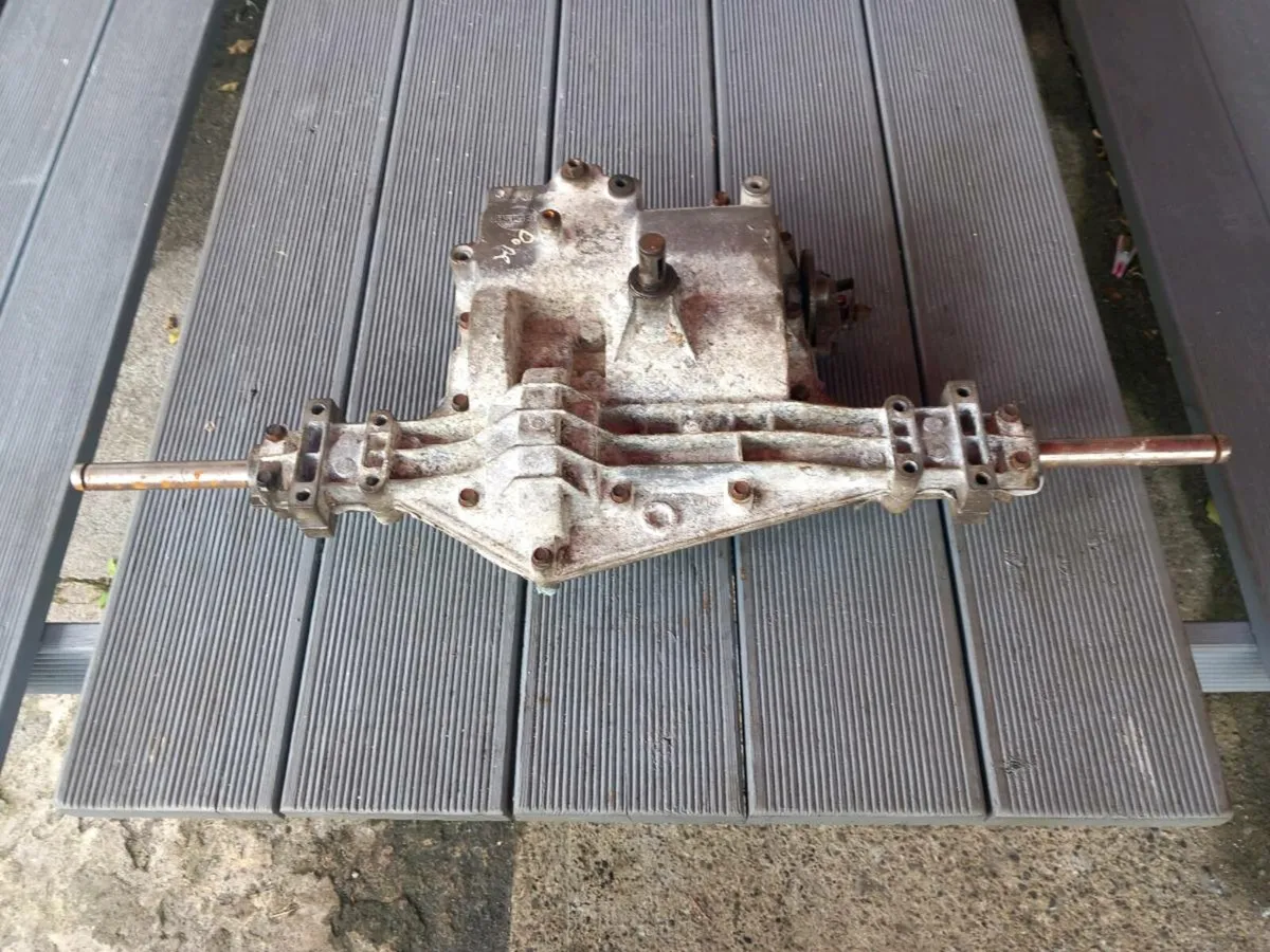 Husqvarna/peerless manual gearbox for sale - Image 3