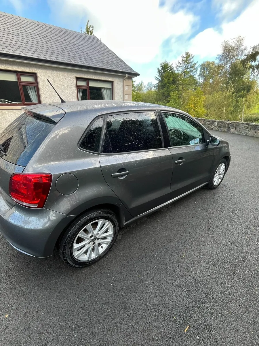 Volkswagen Polo 2014 - Image 2