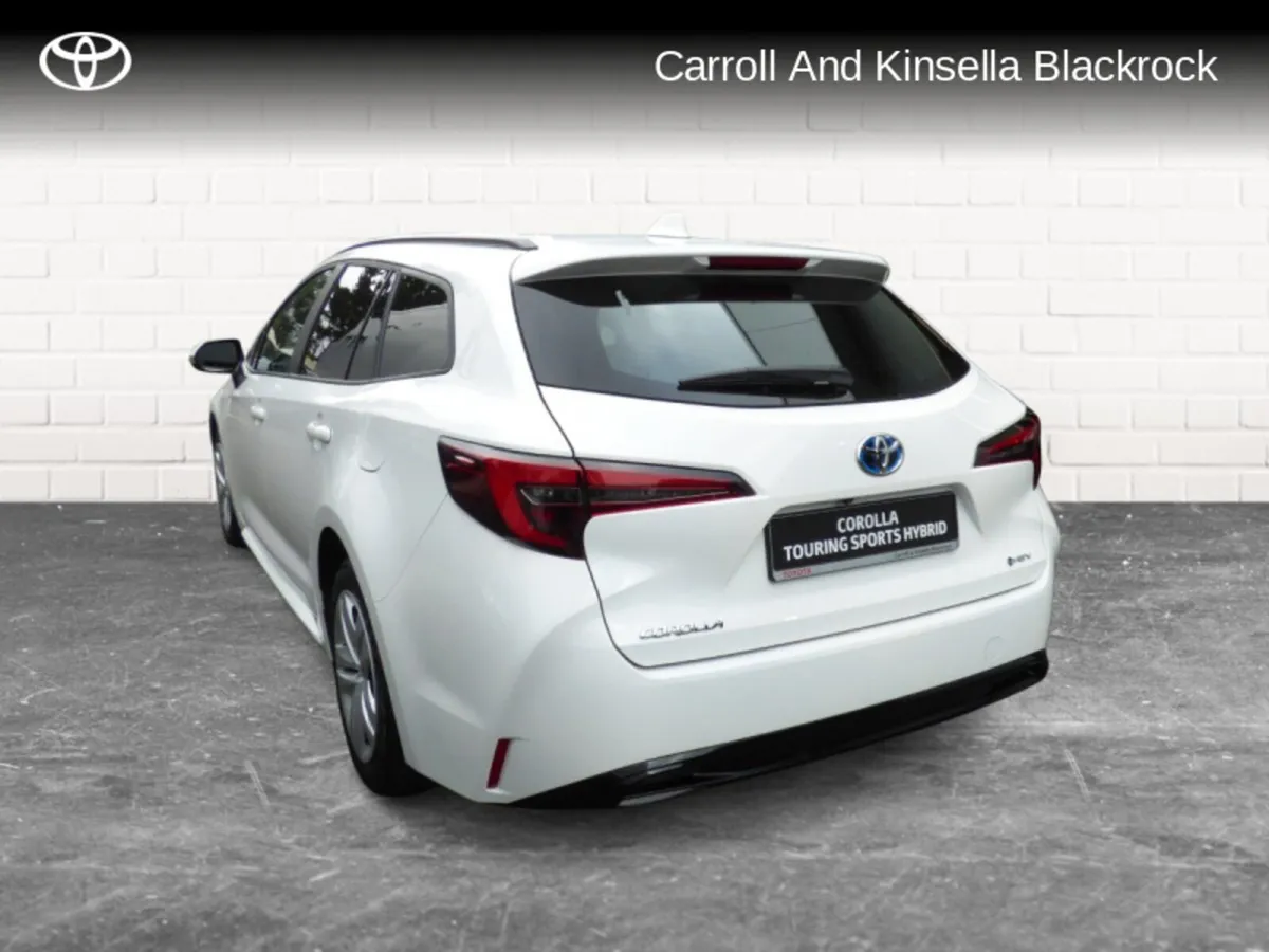 Toyota Corolla Hybrid Van - Image 2