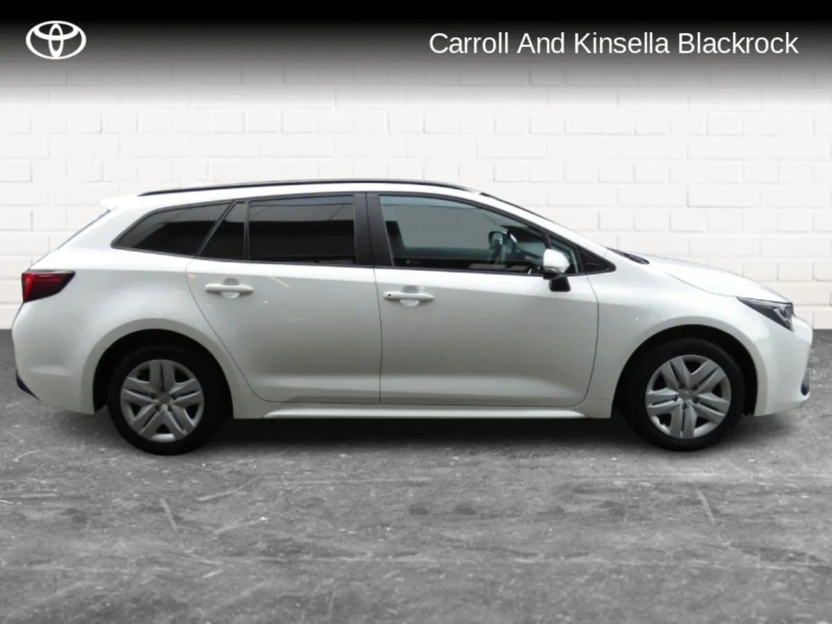 Toyota Corolla Hybrid Van - Image 3