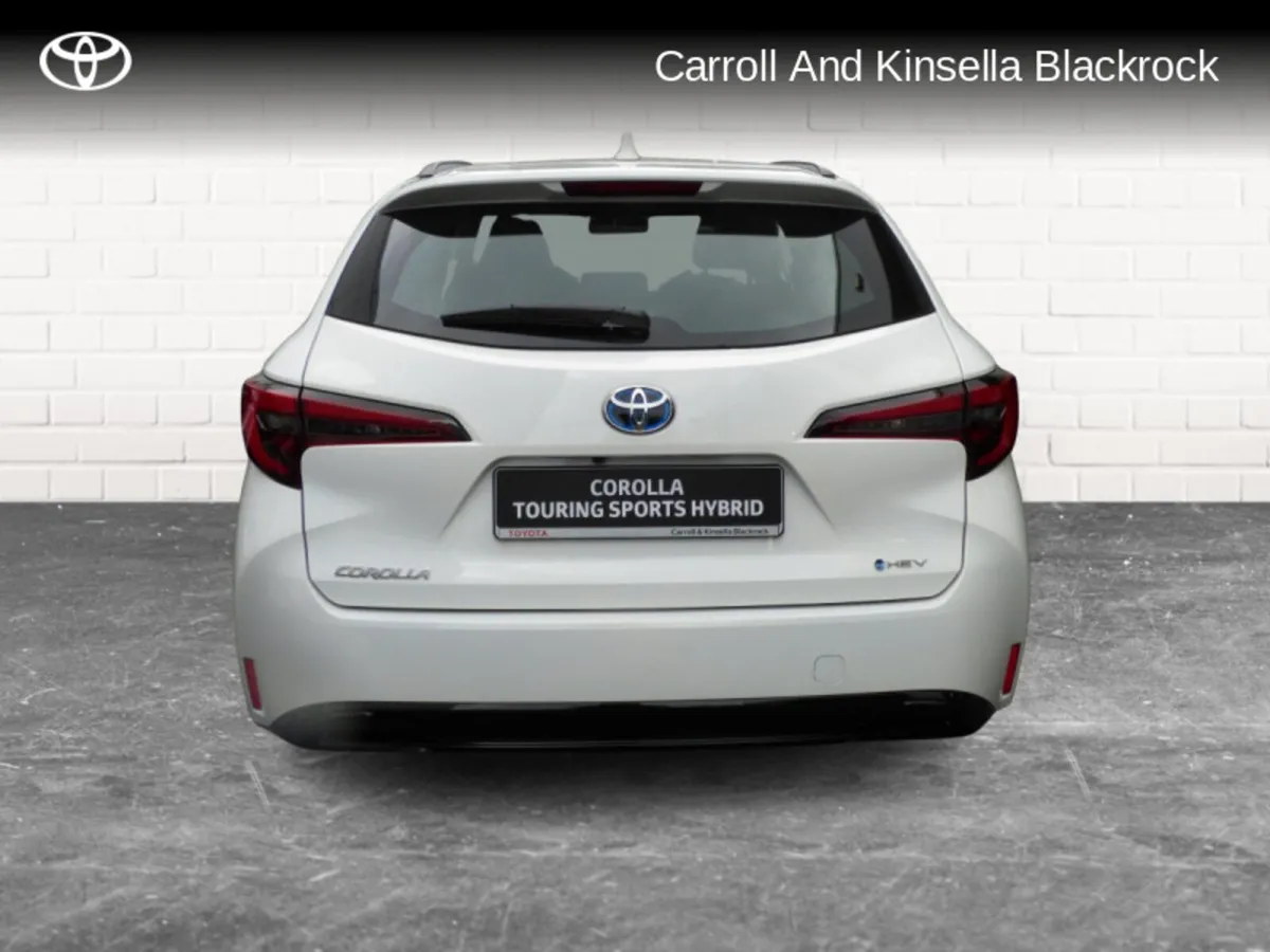 Toyota Corolla Hybrid Van - Image 4