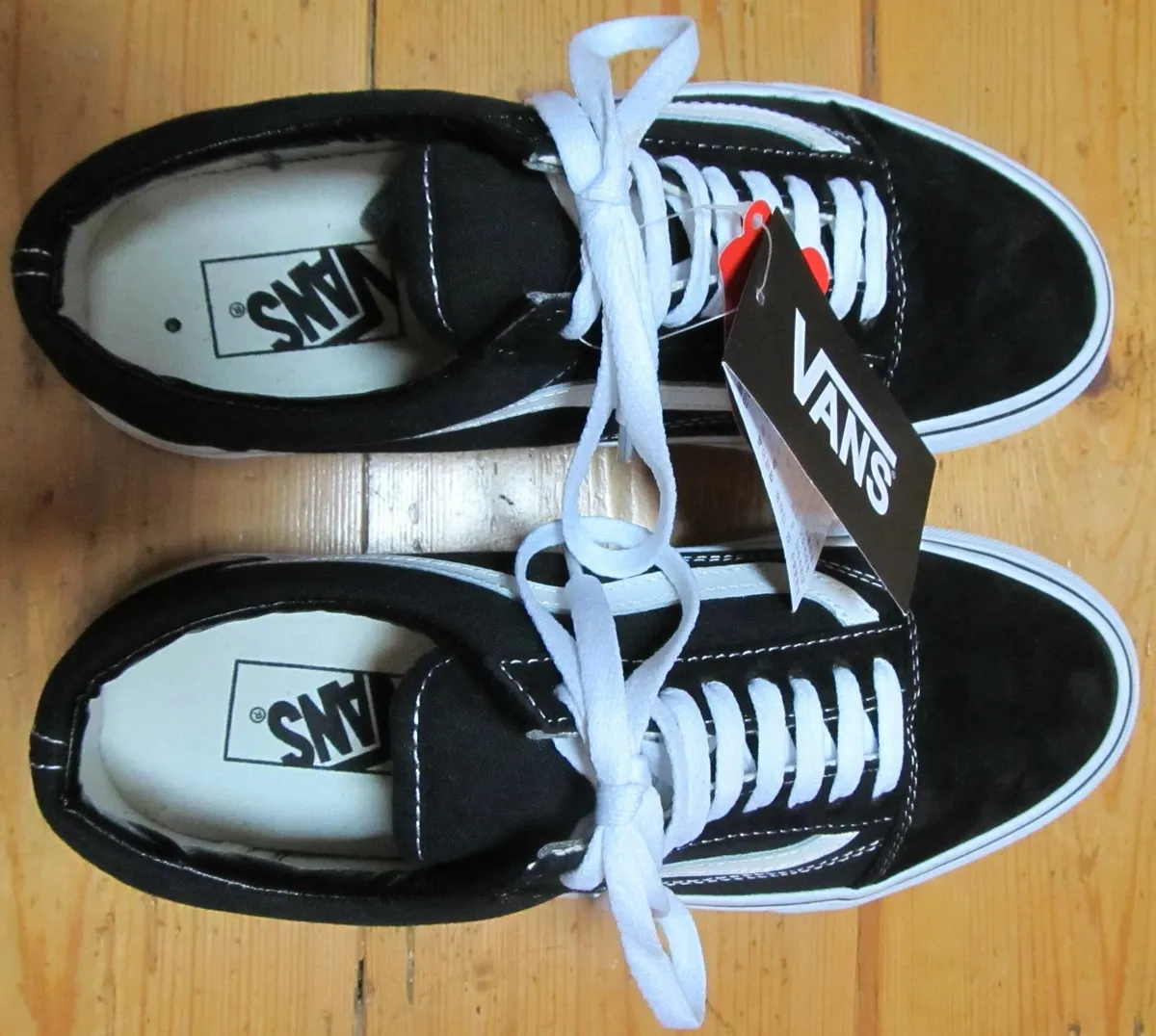 NEW..... Vans Canvas Sneakers. SIZE 8 - Image 4