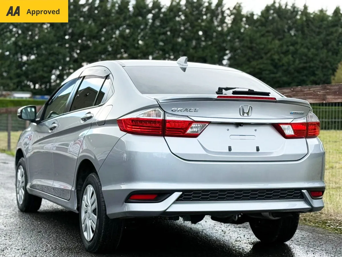 🌟 2019 Honda Grace 1.5 Hybrid LX Apple carplay🌟 - Image 3