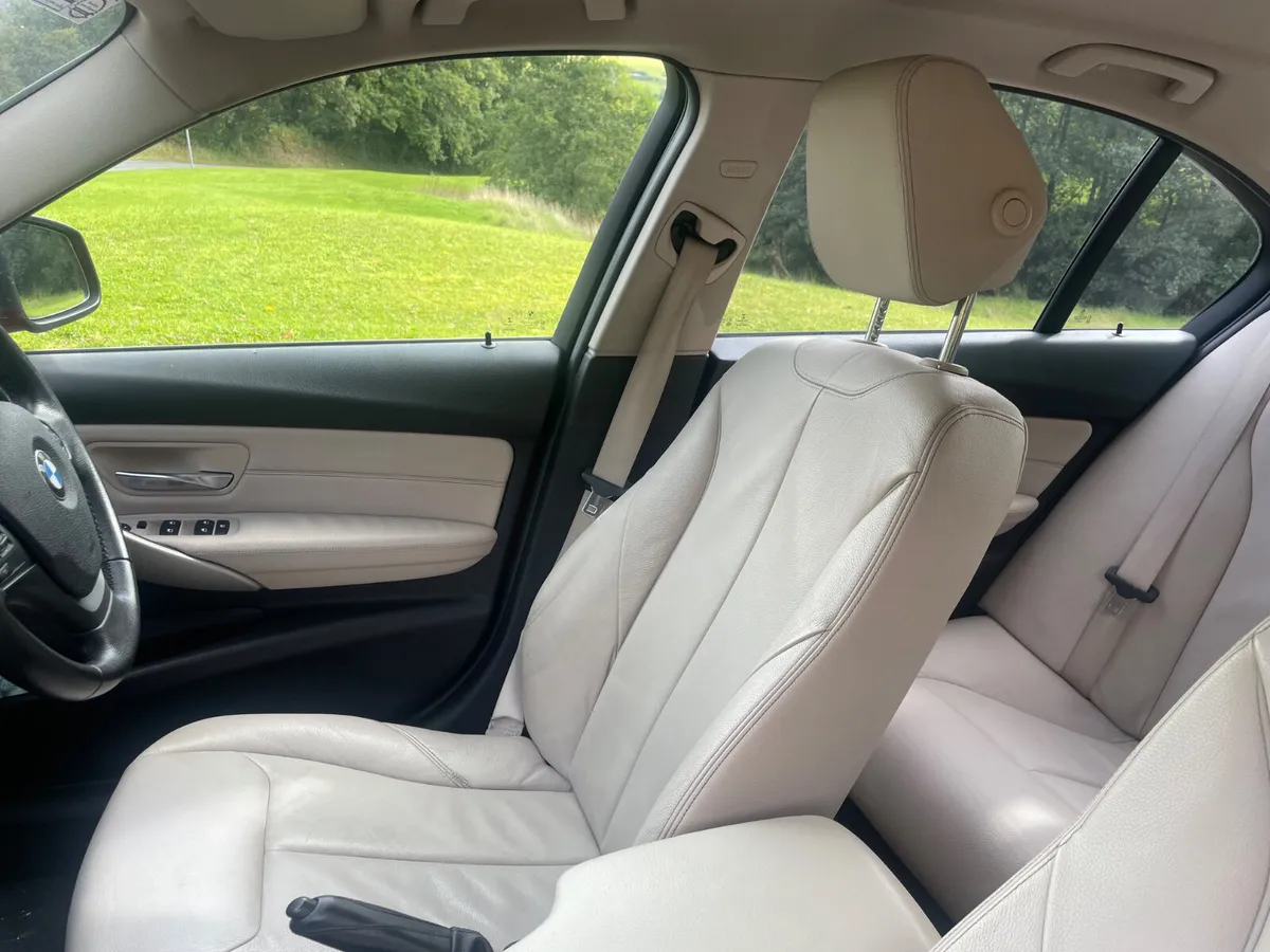BMW 3-Series 2015 , auto , black leather - Image 4