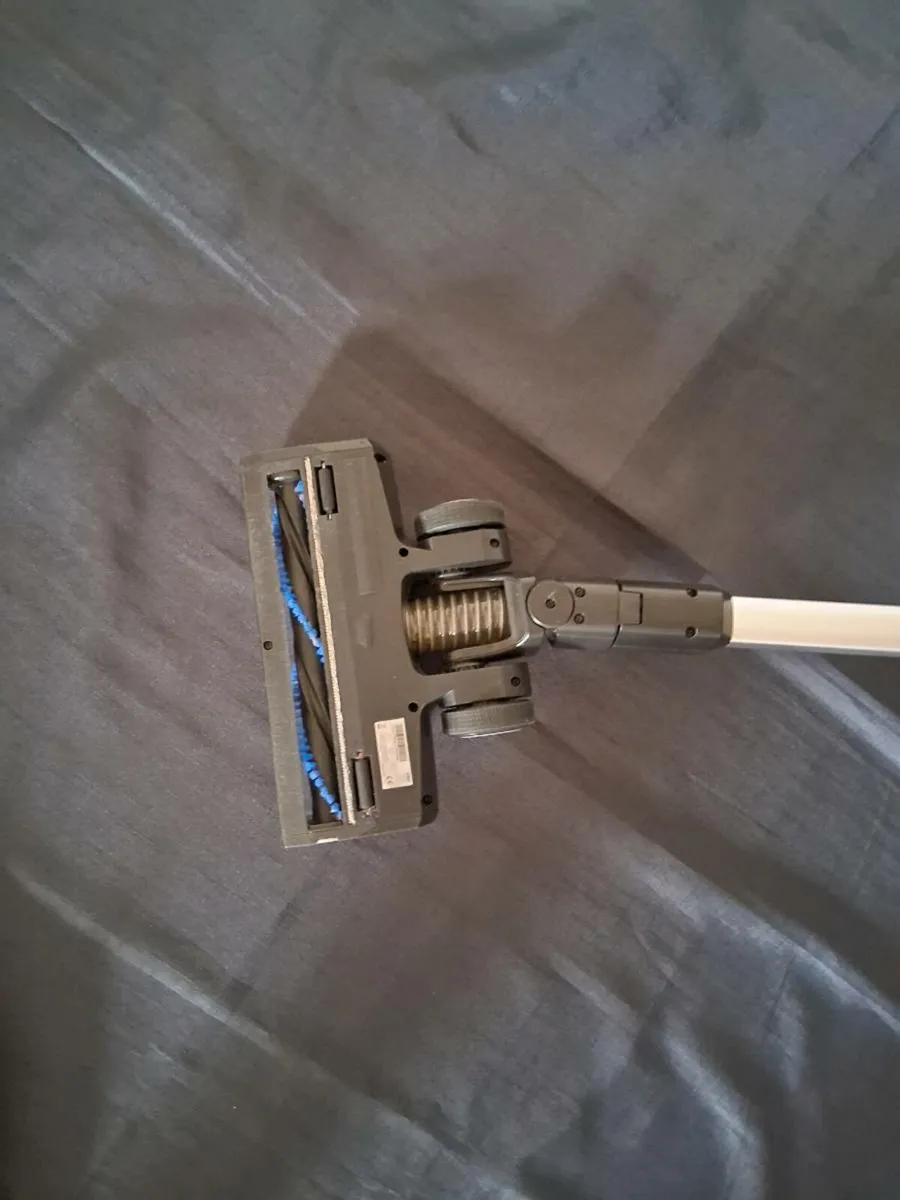 Vax Cordless Hoover - Image 4