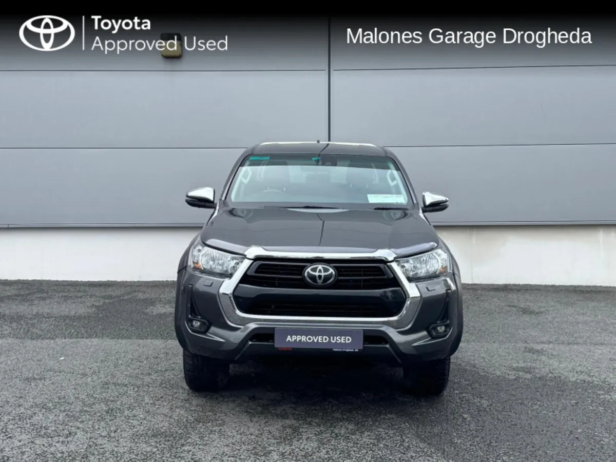 Toyota Hilux 2.8 SR5 DOUBLE CAB 4DR - Image 4