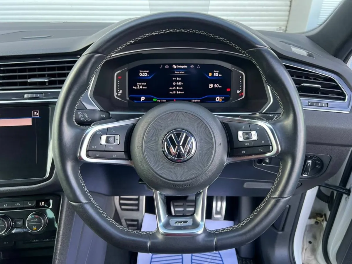 Volkswagen Tiguan R-LINE 4MOTION 2.0 TDI AUTO // H - Image 4