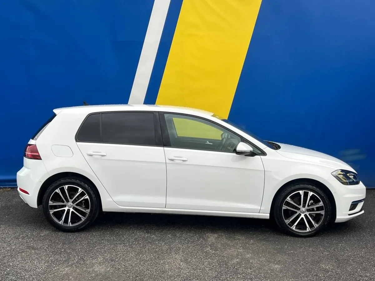 Volkswagen Golf COMFORTLINE 2.0 TDI AUTO // 360 DE - Image 2