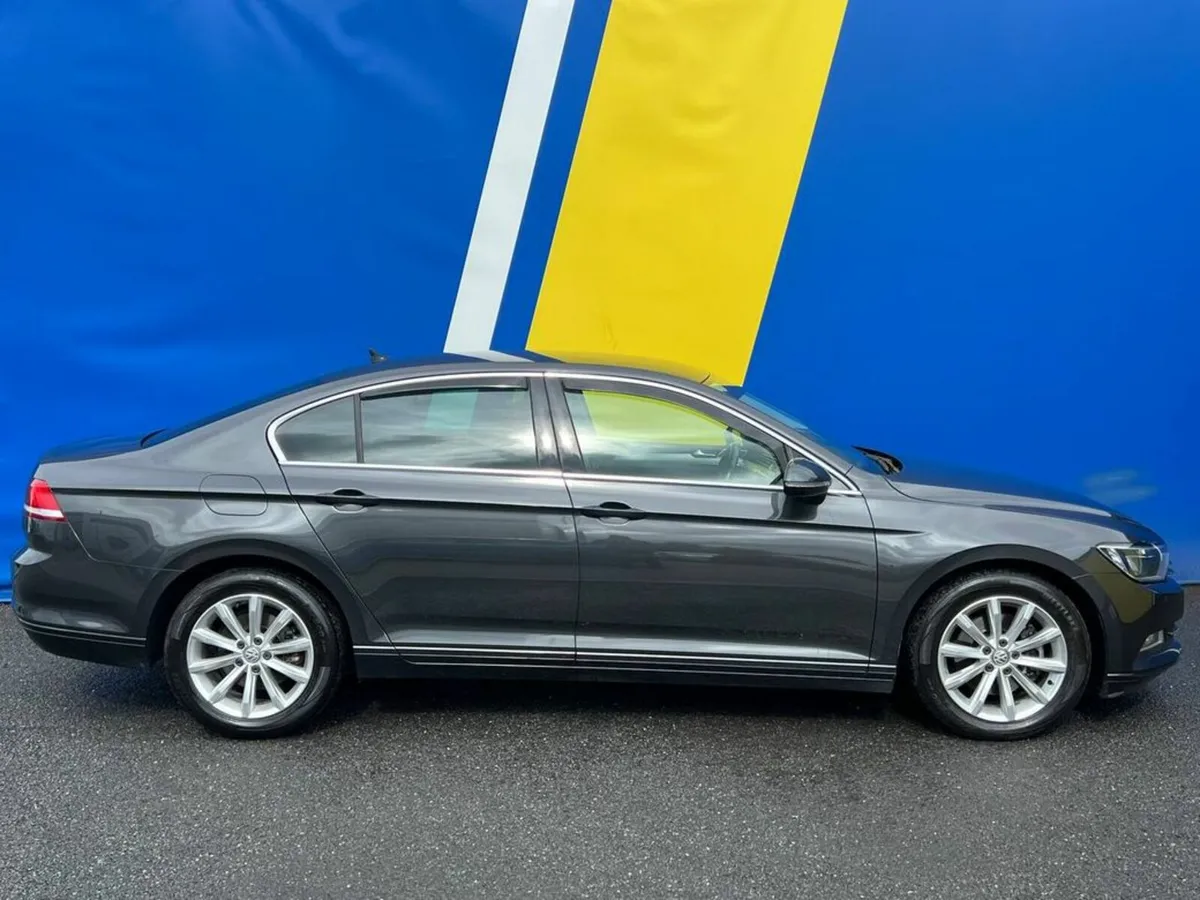 Volkswagen Passat COMFORTLINE 2.0 TDI // APPLE CAR - Image 2