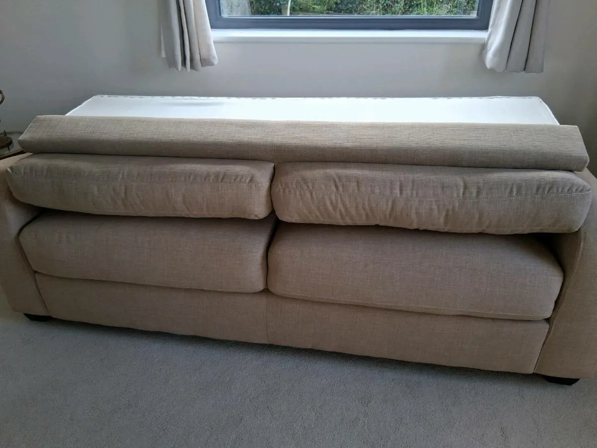 Couch - Image 4