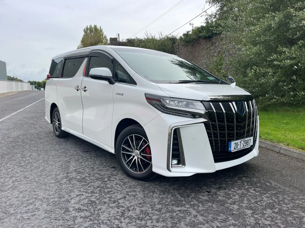 Toyota Alphard - Image 1