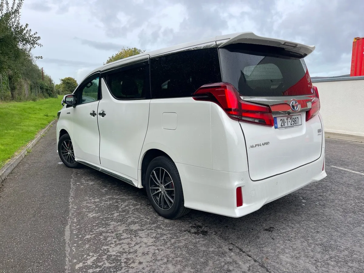 Toyota Alphard - Image 3