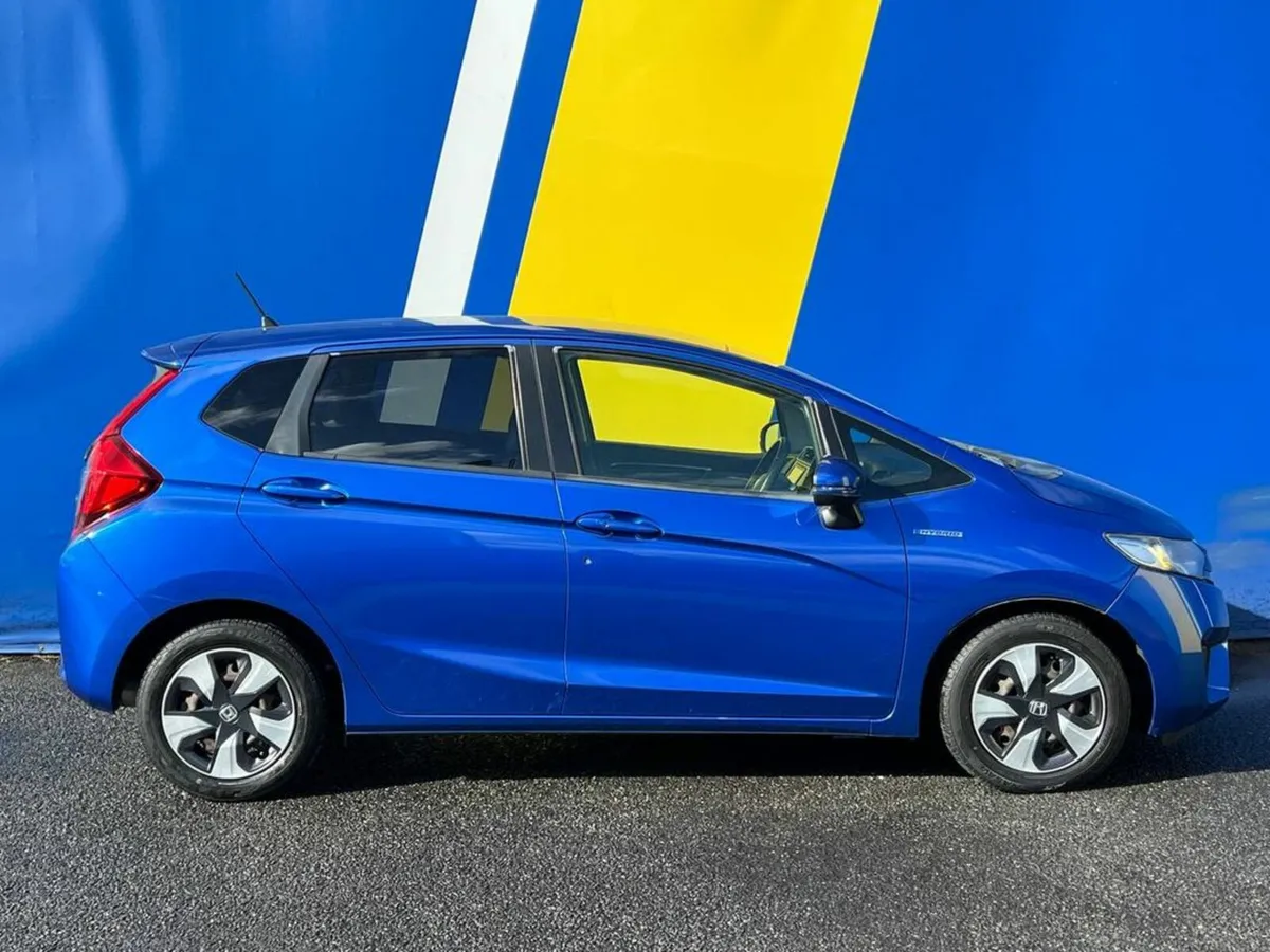 Honda Fit L-PACKAGE 1.5 HYBRID // HALF LEATHER INT - Image 2