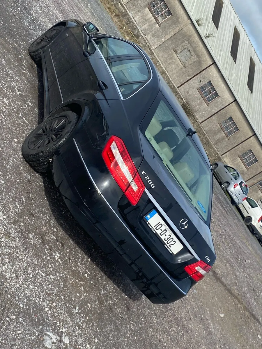 Mercedes e class - Image 2