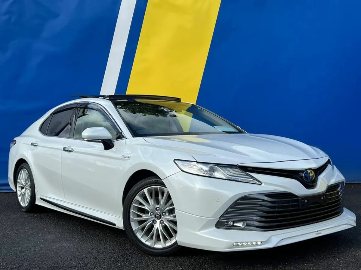Toyota Camry G-LEATHER PACKAGE 2.5 HYBRID // MODEL - Image 3