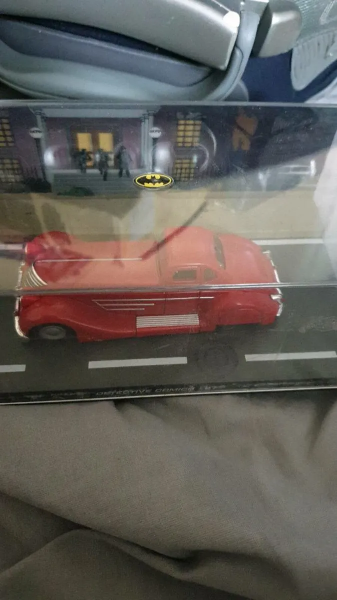 BATMAN DIE.CAST MODEL ....