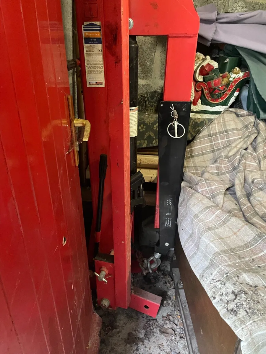 Sealey engine lift - Image 2