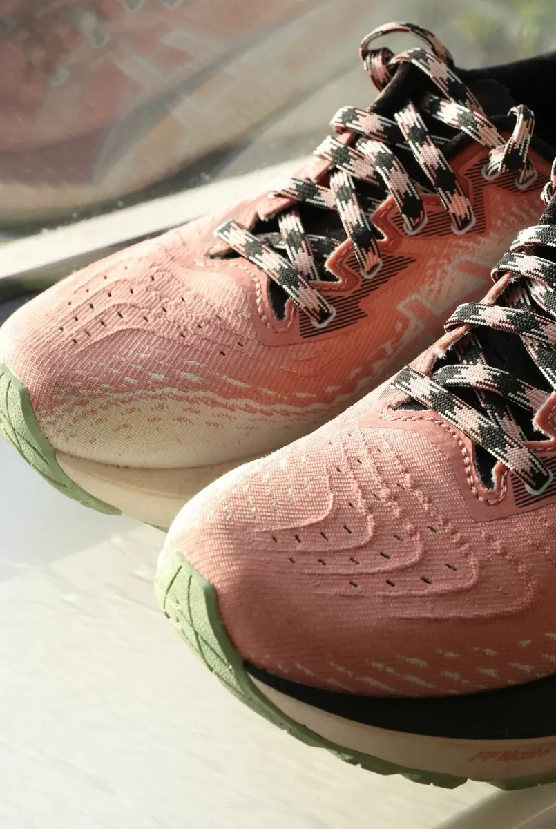 Asics Novablast 4 FF BLAST+ 4UK "new" - Image 2