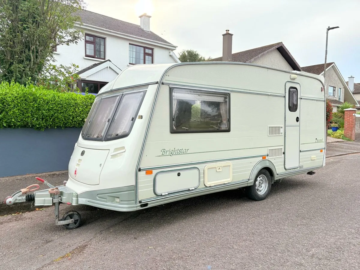 ABI BRIGHTSTAR AWARD 2 berth light weight caravan - Image 2