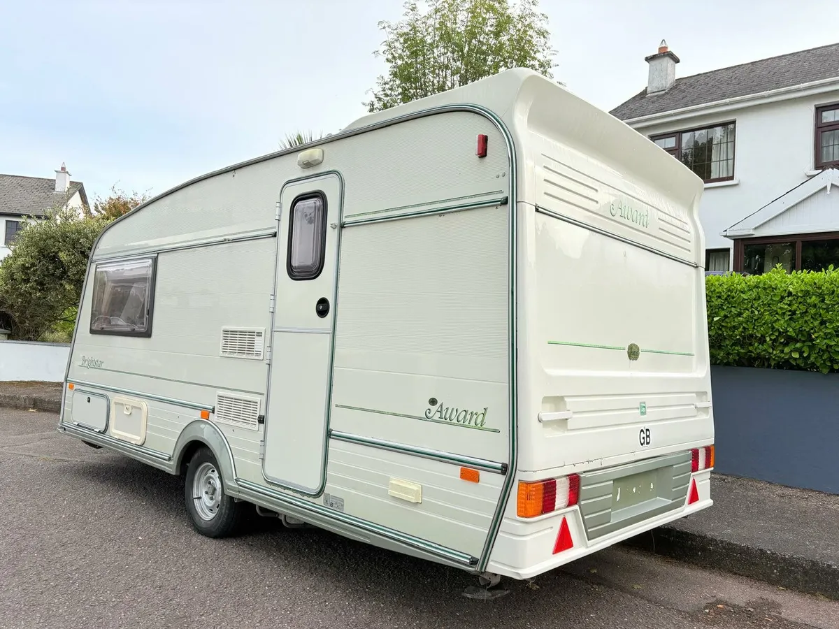 ABI BRIGHTSTAR AWARD 2 berth light weight caravan - Image 4