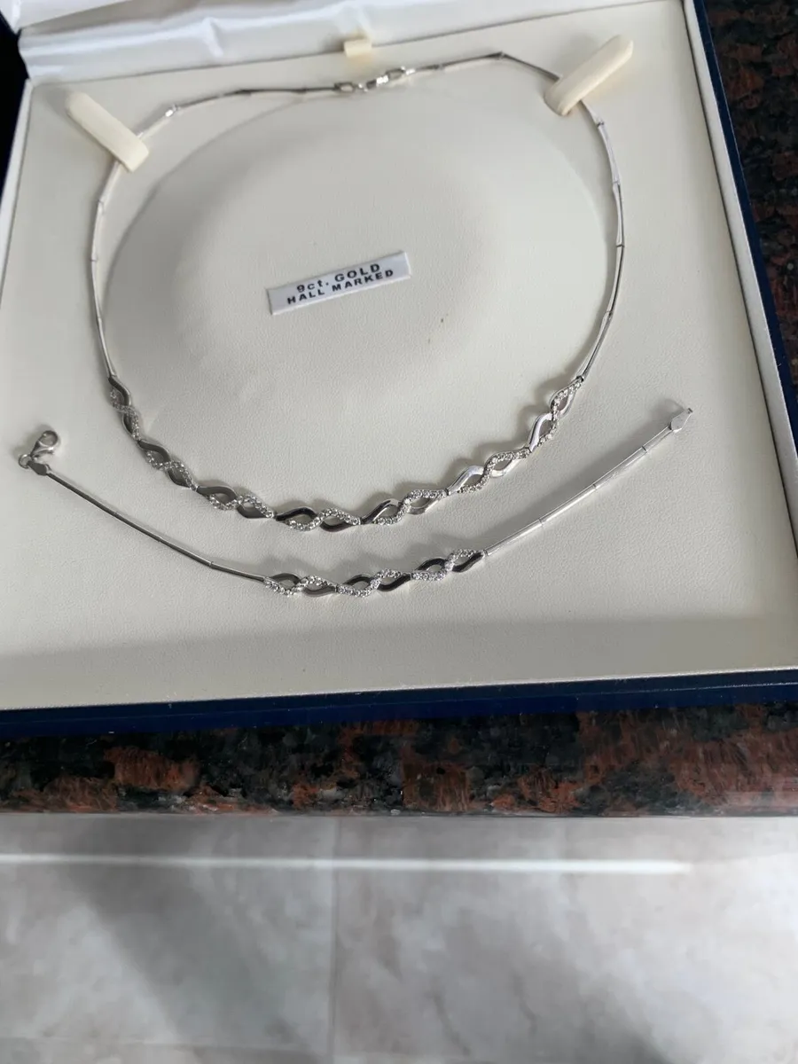 Jewellery - Image 1