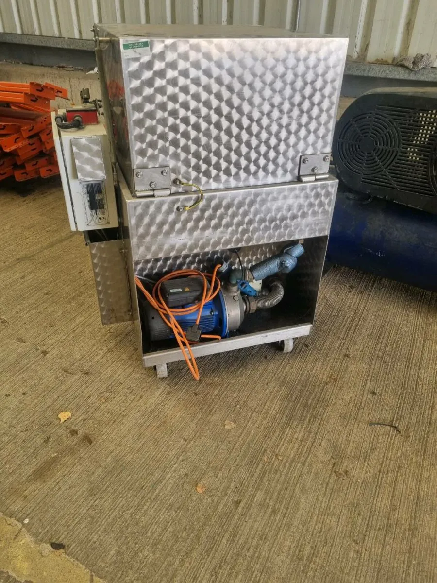 Pharmaceutical parts washer - Image 1