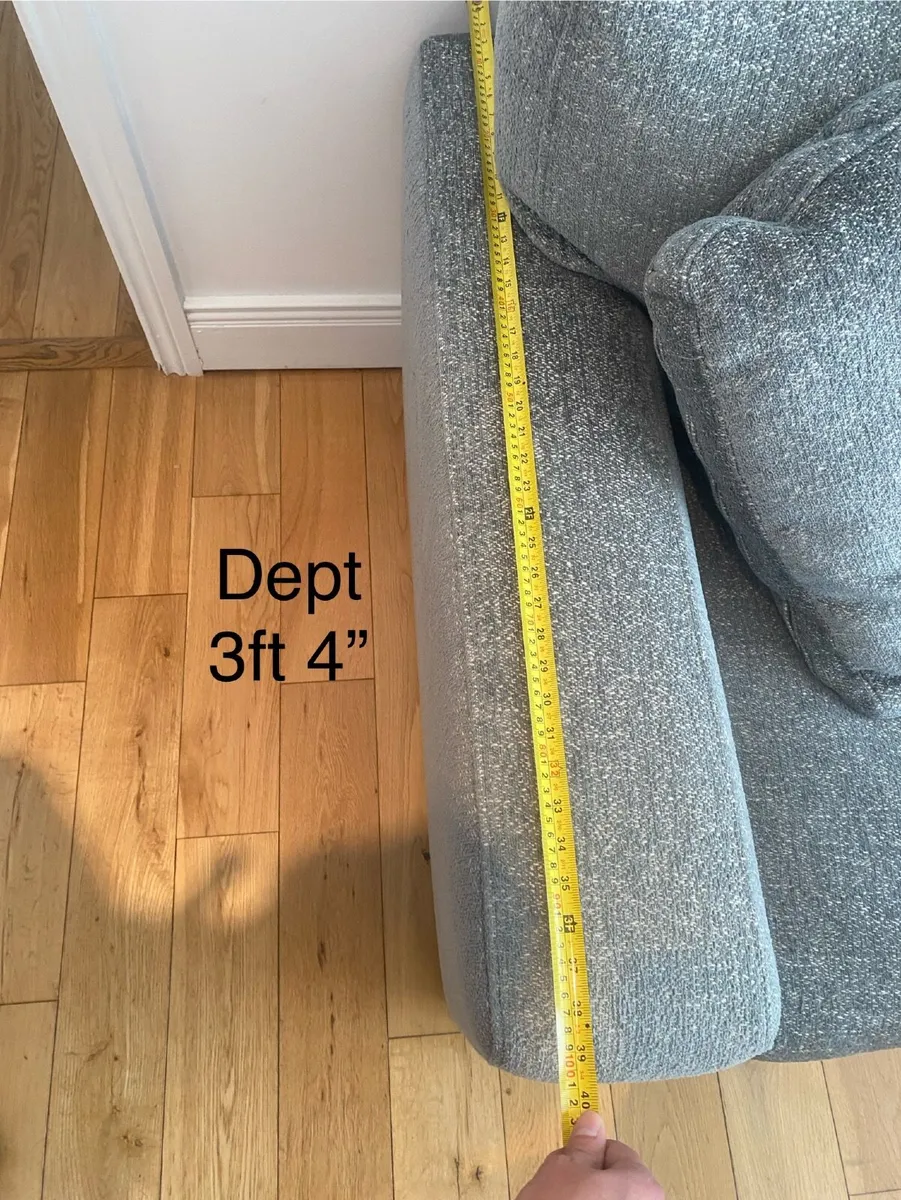 Large L shaped Sofa with built in pull out bed - Image 2