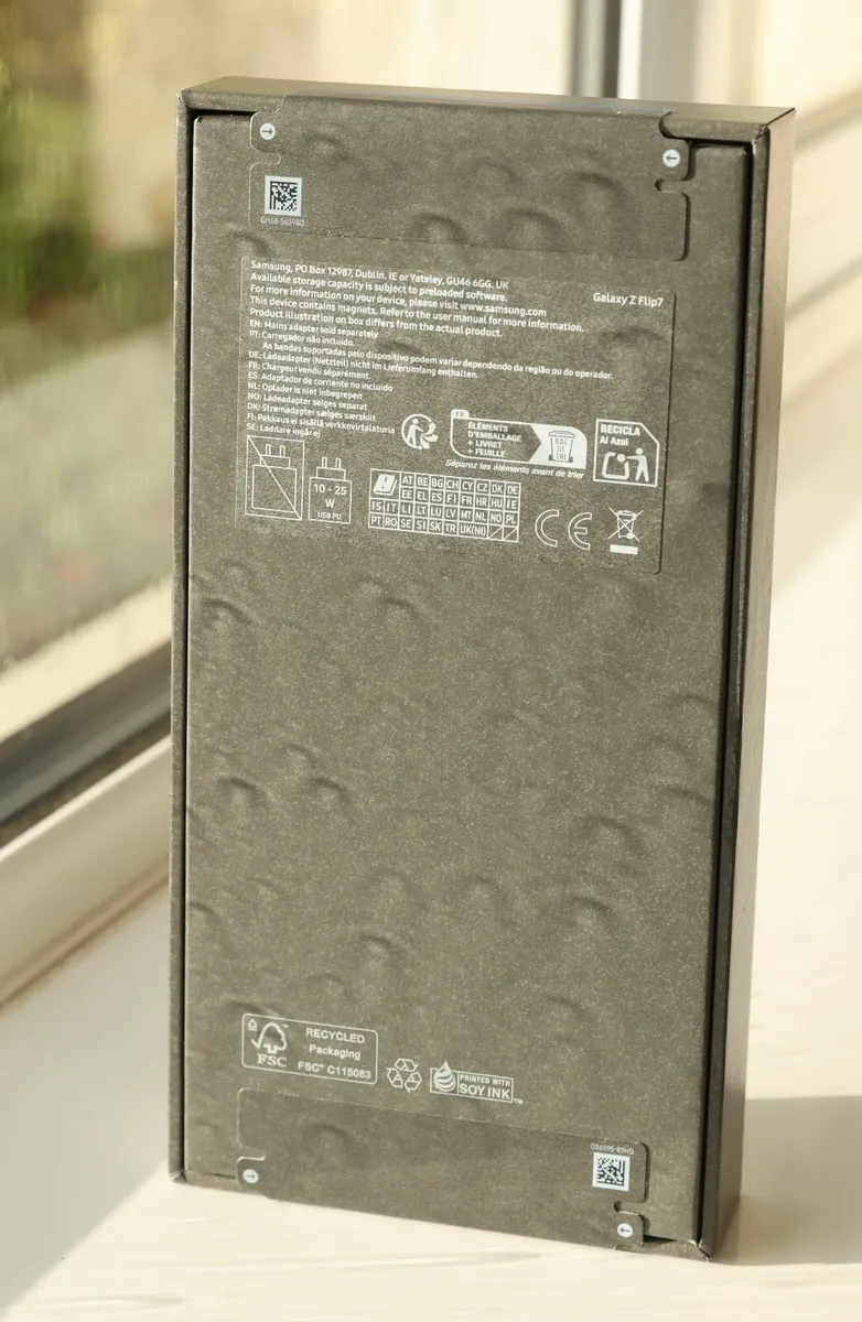 Samsung Galaxy Z Flip7 Blue Shadow 256GB - Image 3