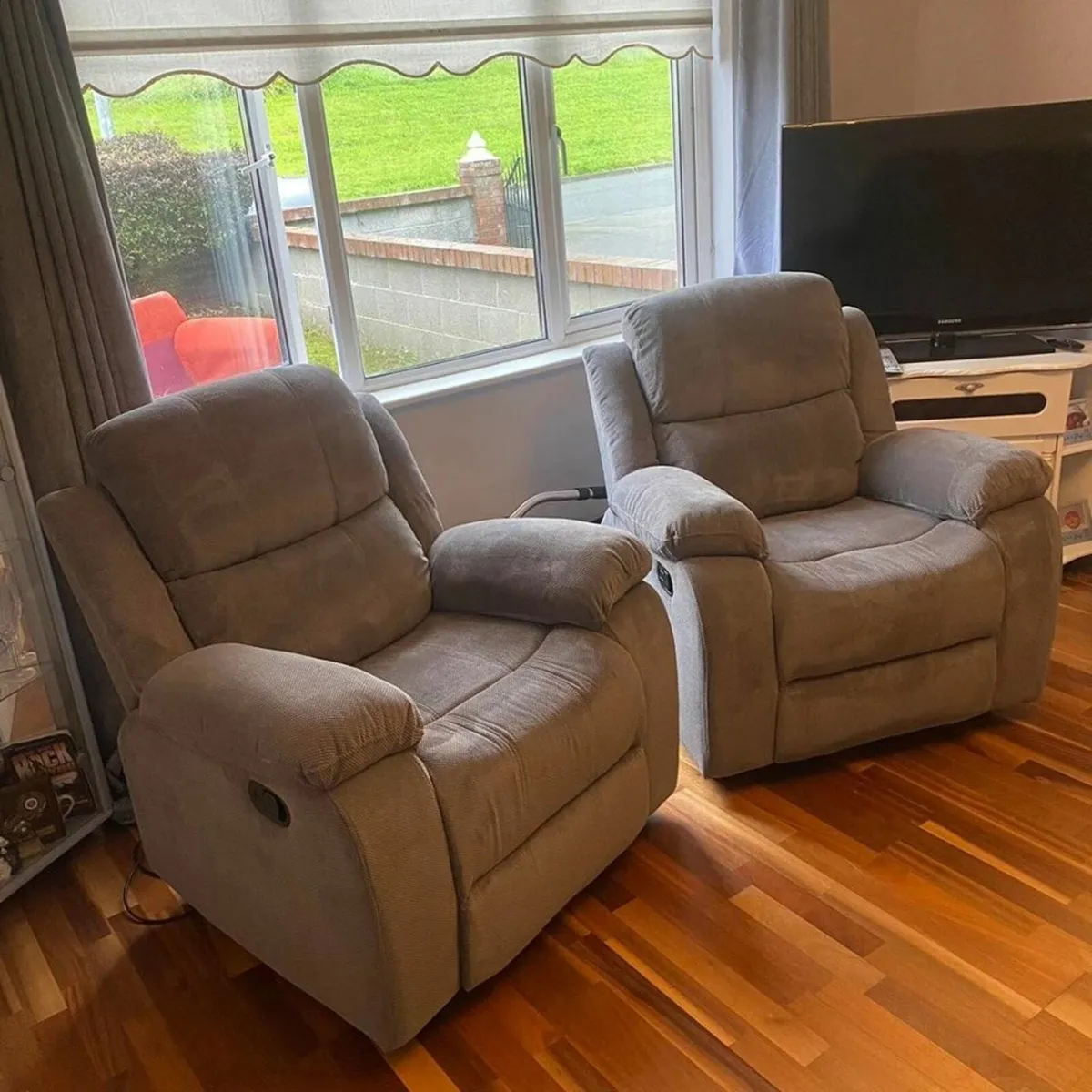FURNITURE - Image 2