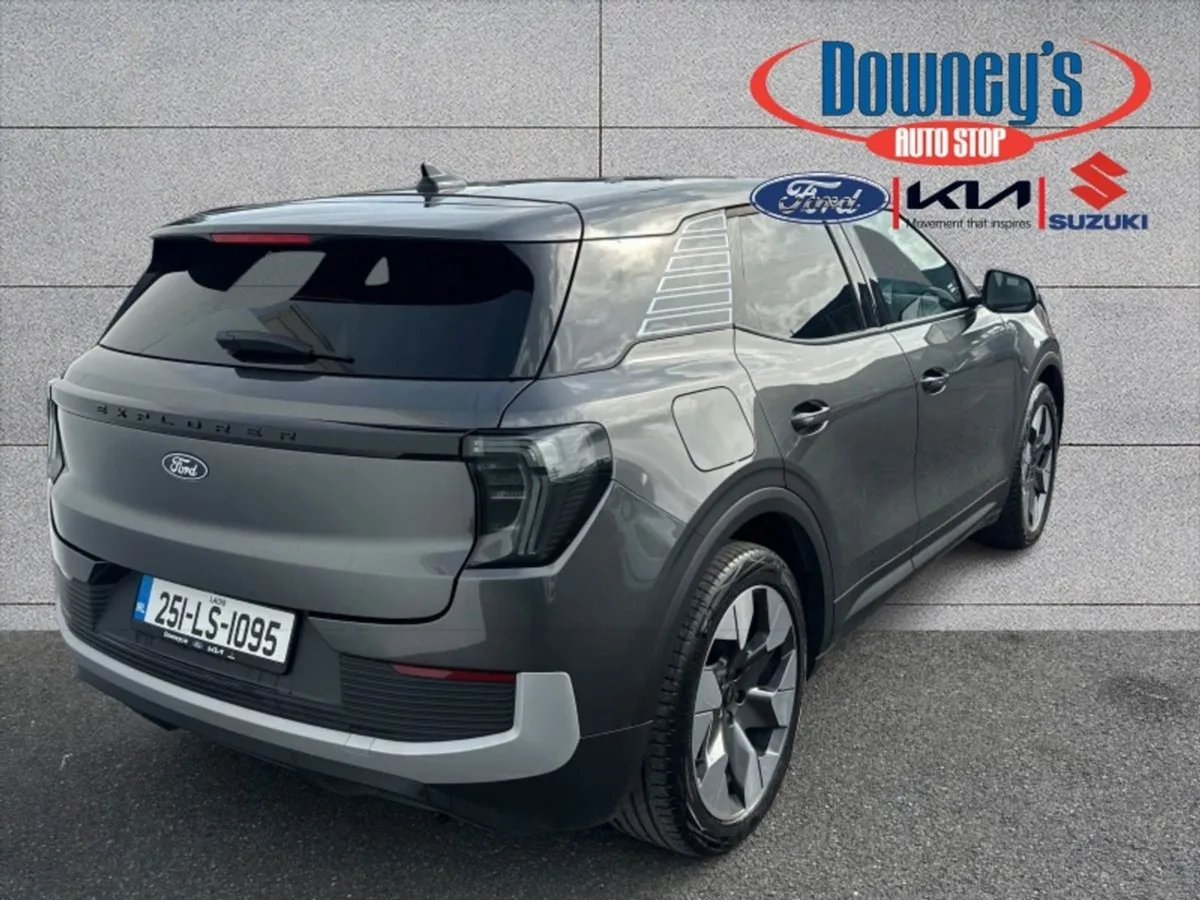 Ford Explorer Premium EV - Image 3
