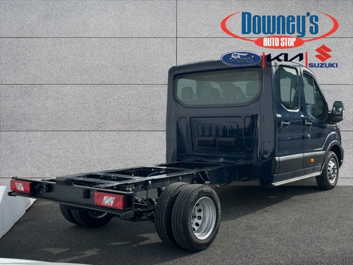 Ford Transit Chassis Cab  Crew CAB 7-seater 2.0 TD - Image 3