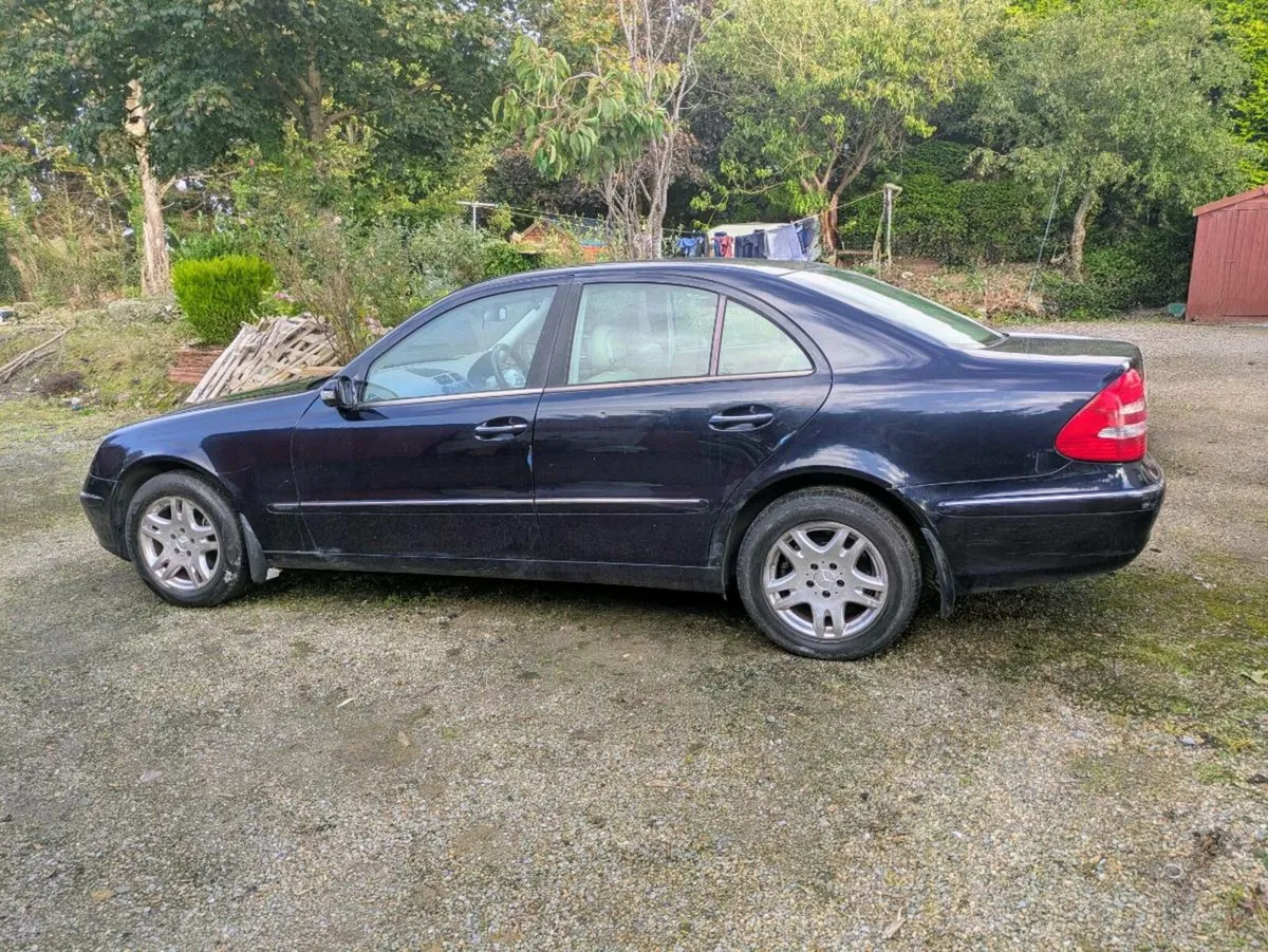 Mercedes E-200 - Image 3