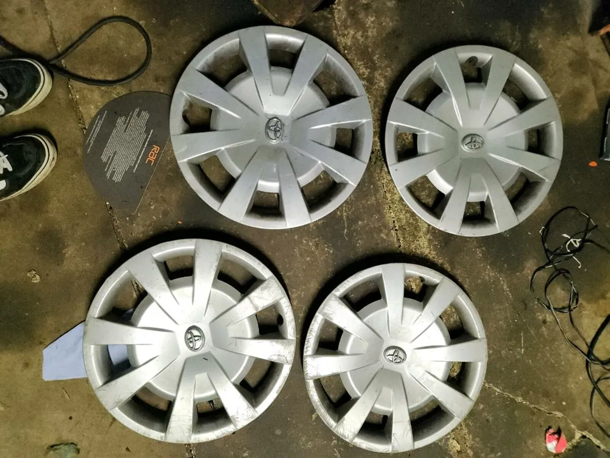 16inch toyota hubcaps