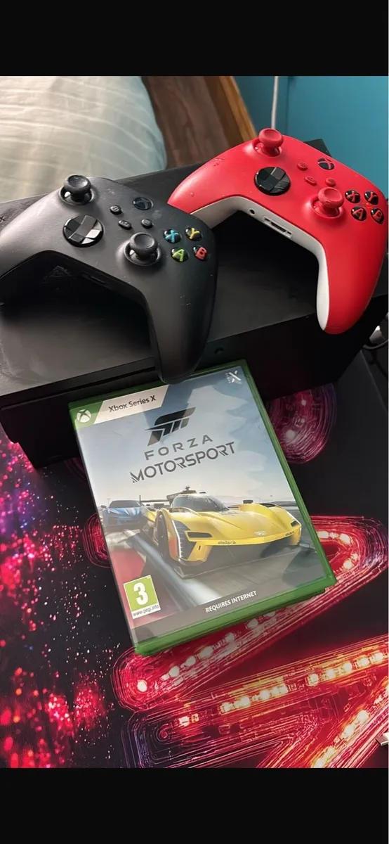 Xbox series x headset 2 controllers & games - Image 4
