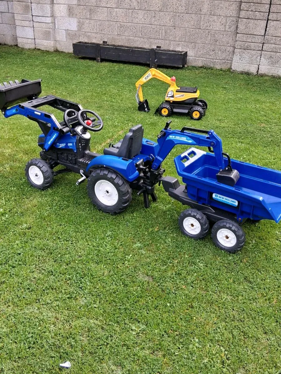 New Holland Tractor/Trailer/Digger. JCB Digger - Image 1