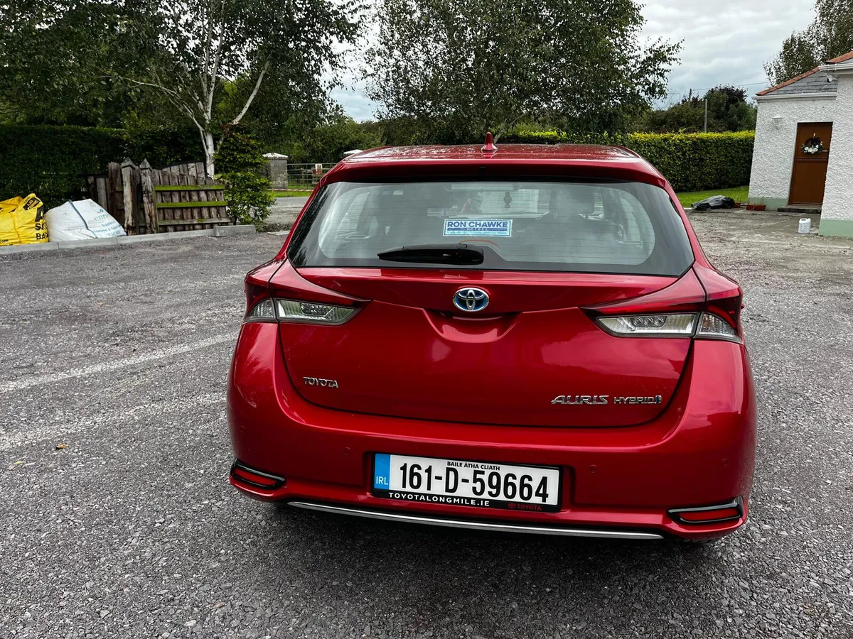 Toyota Auris 1.8 L Petro Hybrid Auto TAX & NCT - Image 3
