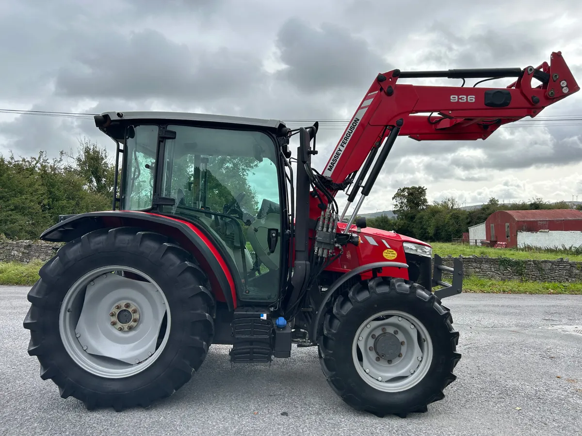2017 Massey Ferguson 4709 with Loader - Image 2
