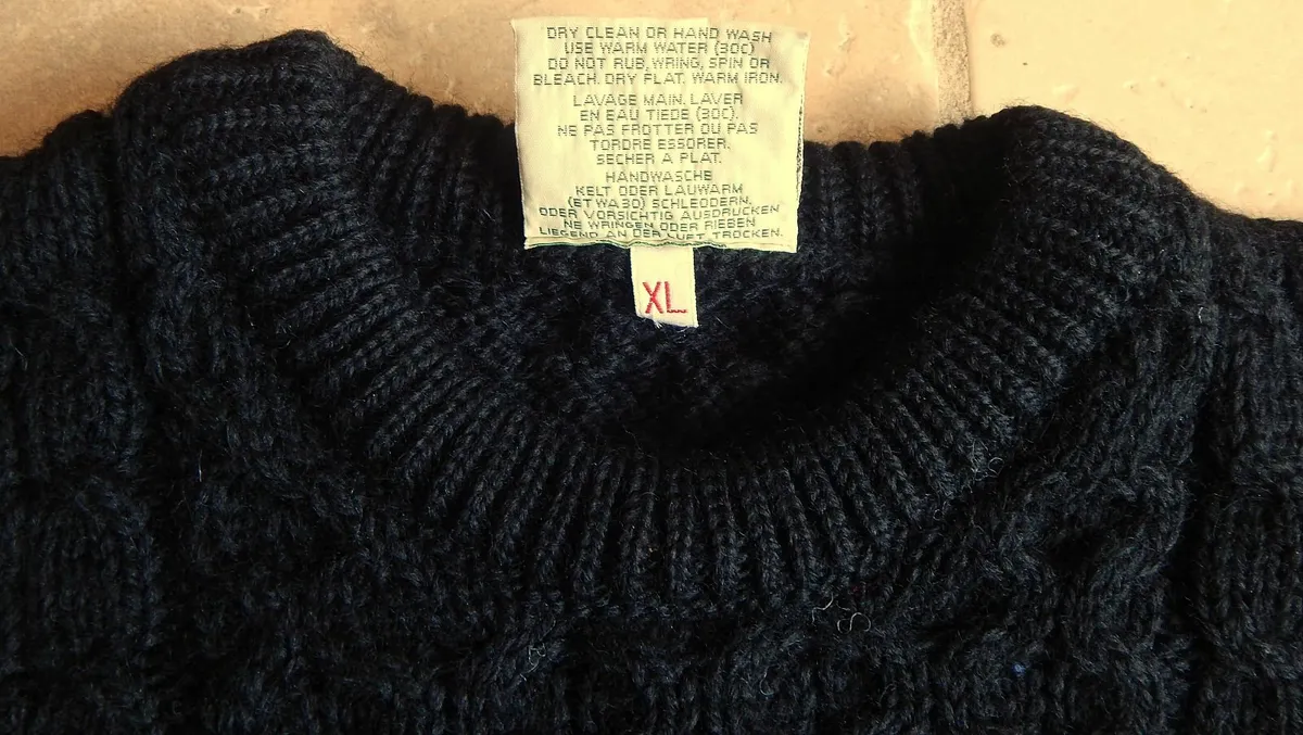 Gents Aran Carrig Donn Black Pure Wool Jumper, XL - Image 3