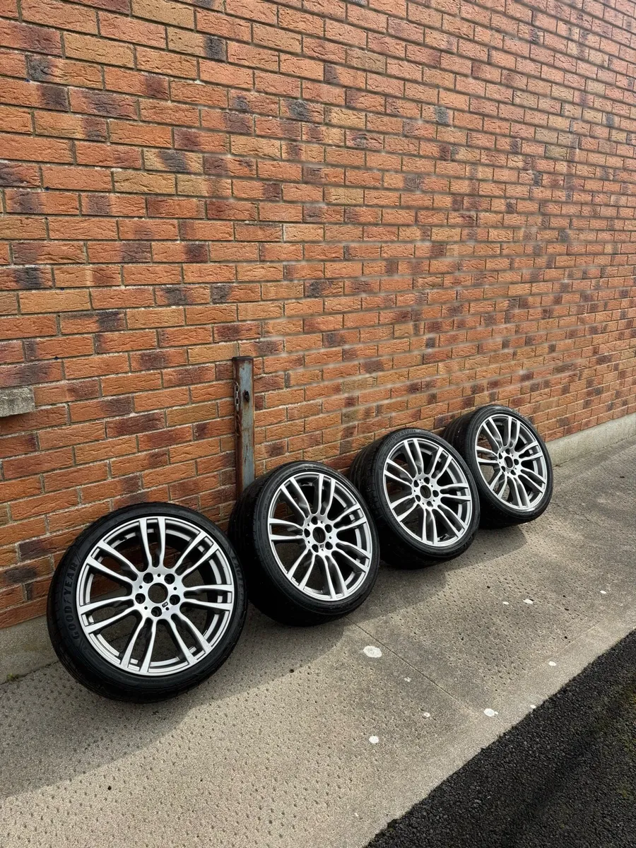 Original BMW 19” M sport alloys - Image 1