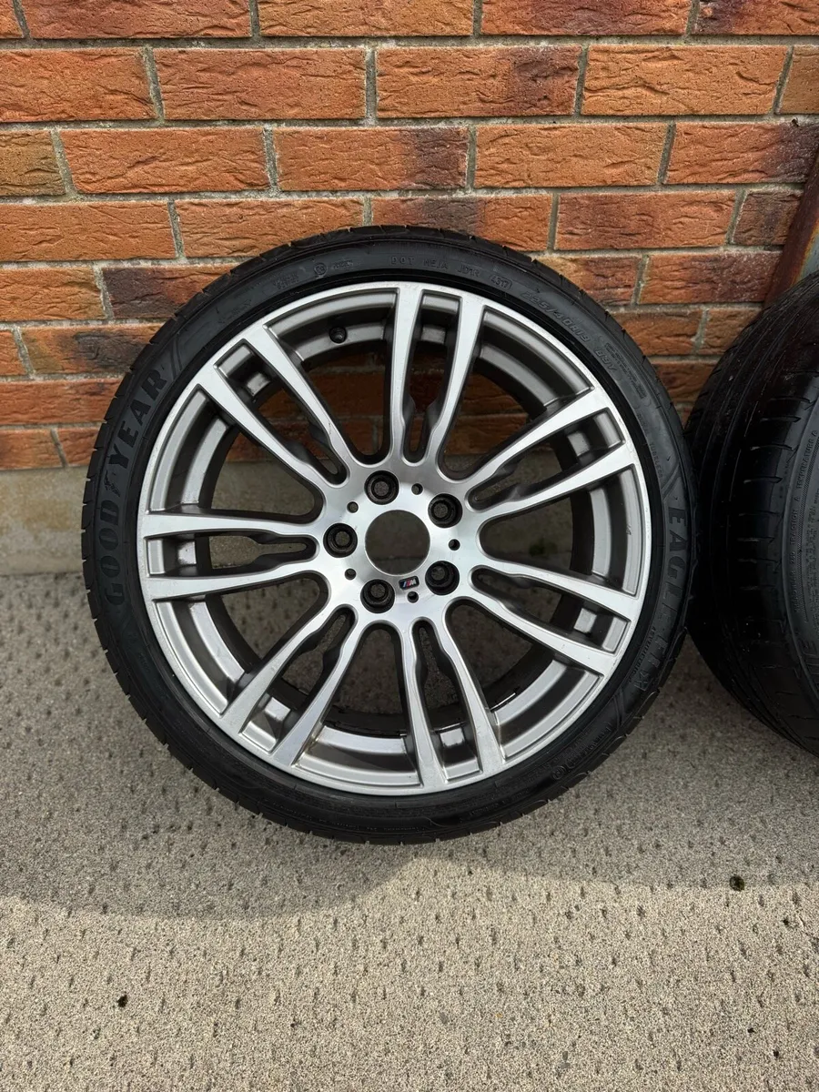 Original BMW 19” M sport alloys - Image 2