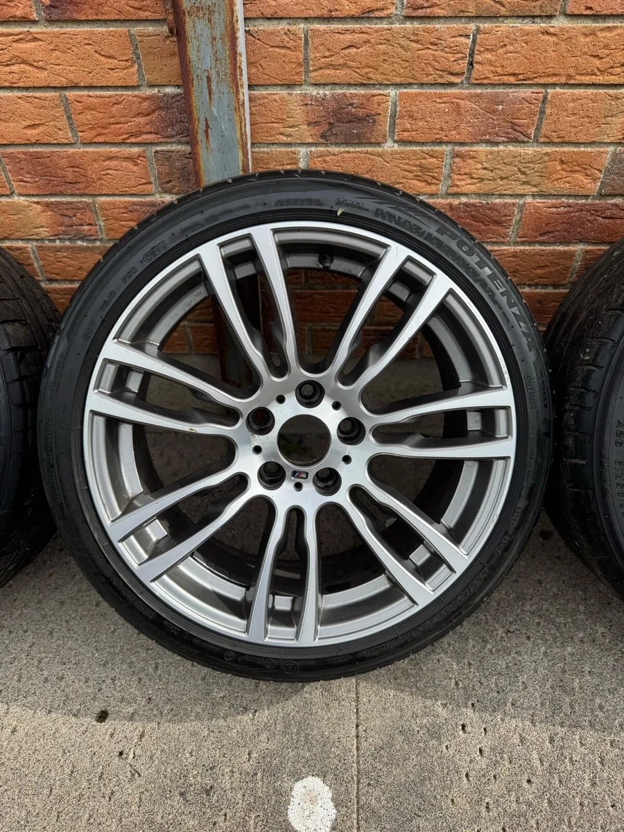 Original BMW 19” M sport alloys - Image 3
