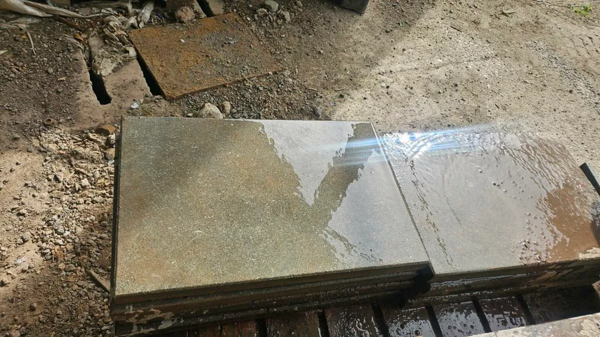 Used paving slabs
