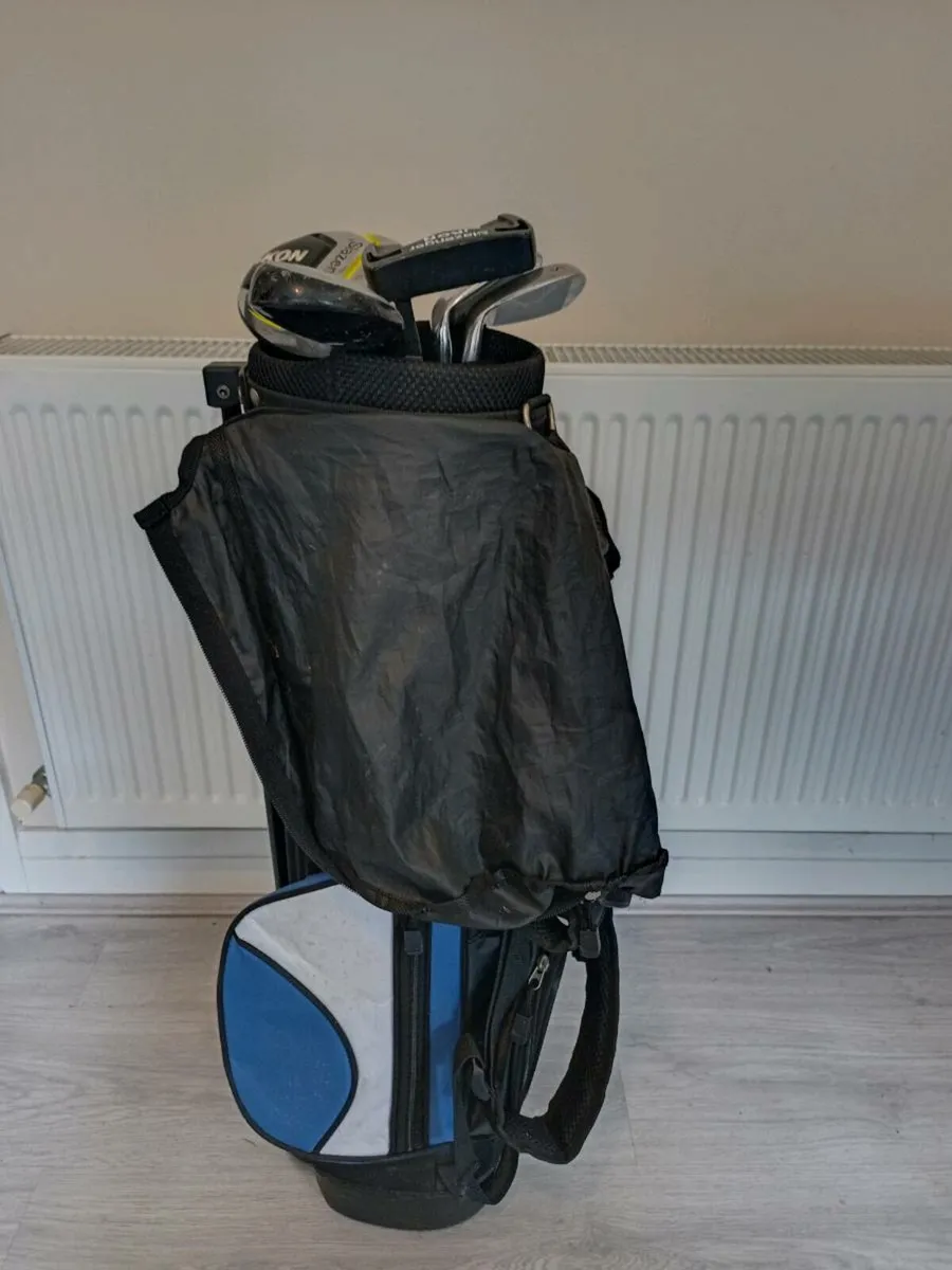 Junior golf clubs and bag with stand. - Image 4