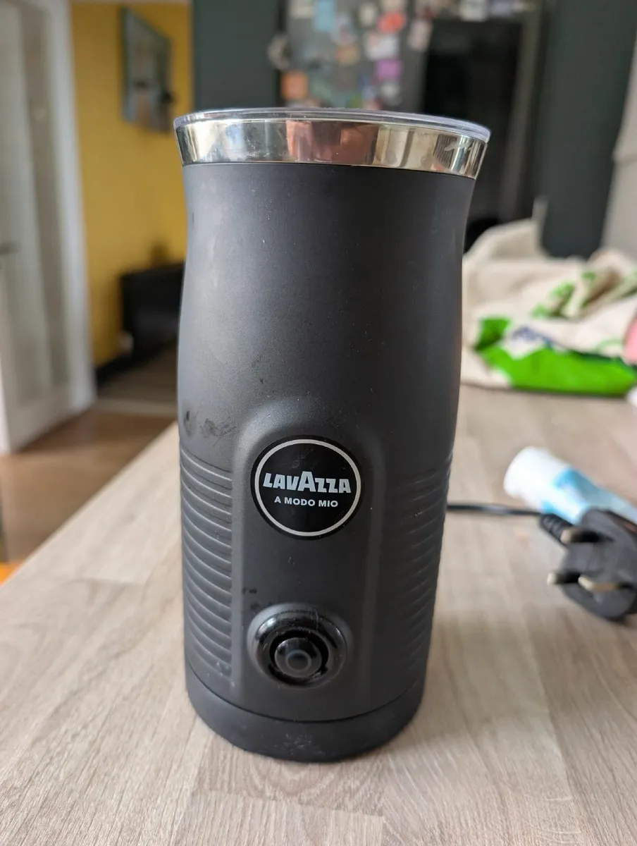 Lavazza Milk Frother - Image 1