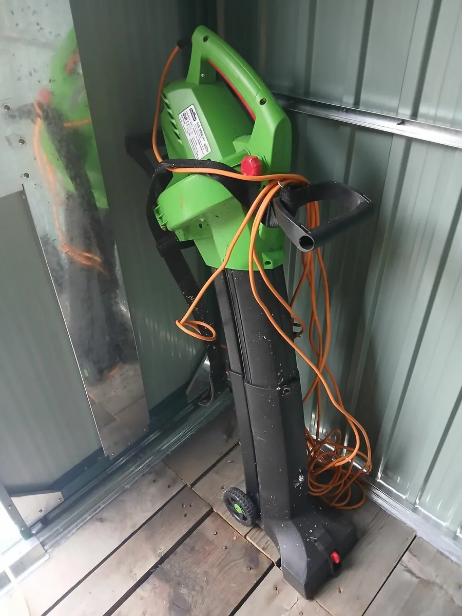 Leaf Blower