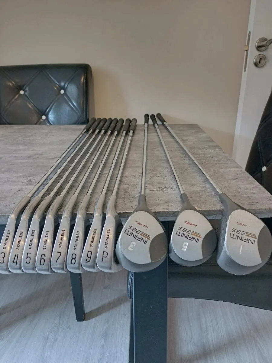 Golf irons and woods. Right handed clubs - Image 1