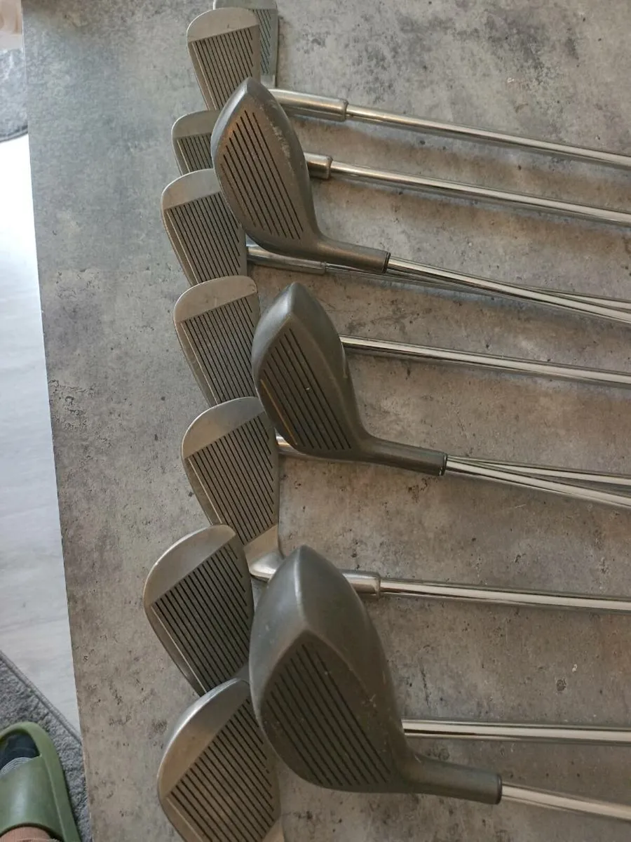 Golf irons and woods. Right handed clubs - Image 4