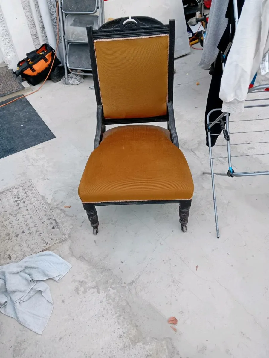 Antique chair - Image 1