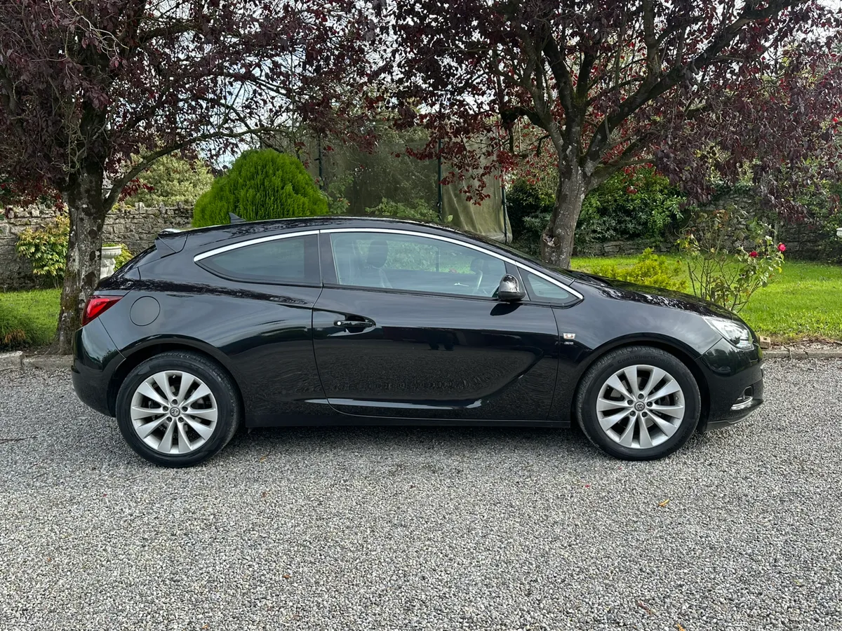 Opel Astra GTC SRi 200 BHP - Image 3