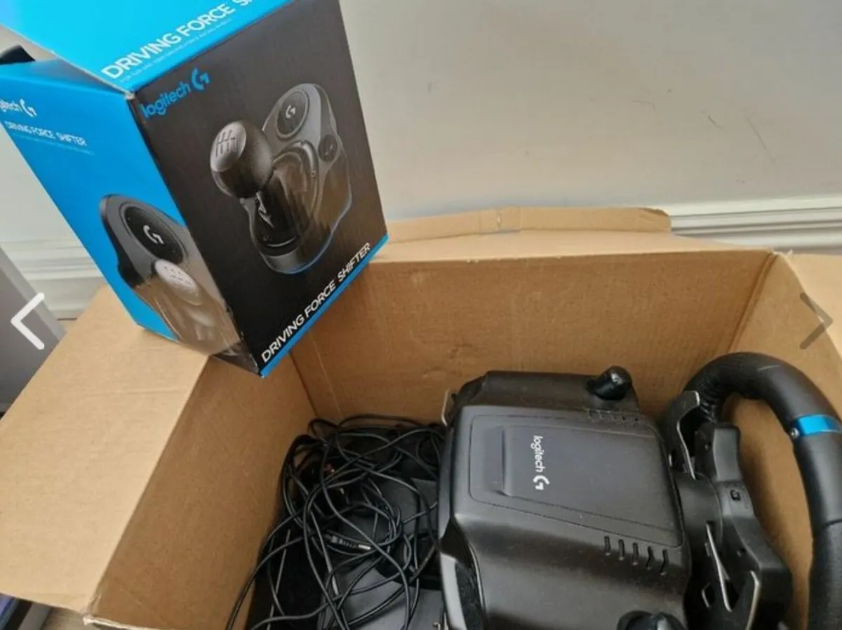 Logitech G29 Driving Force Racing Wheel + Shifter - Image 2